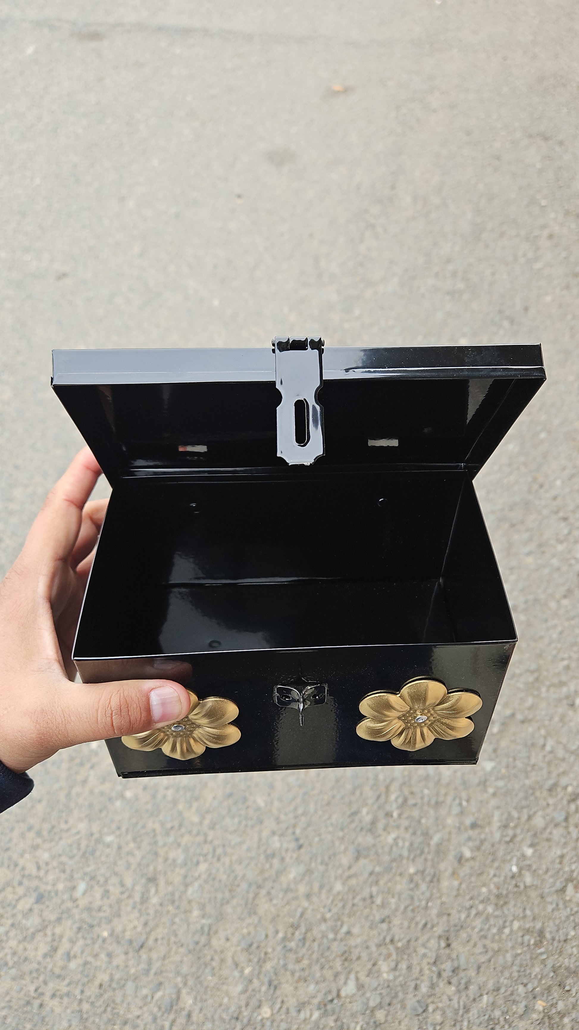 صندوق مبيت اسود