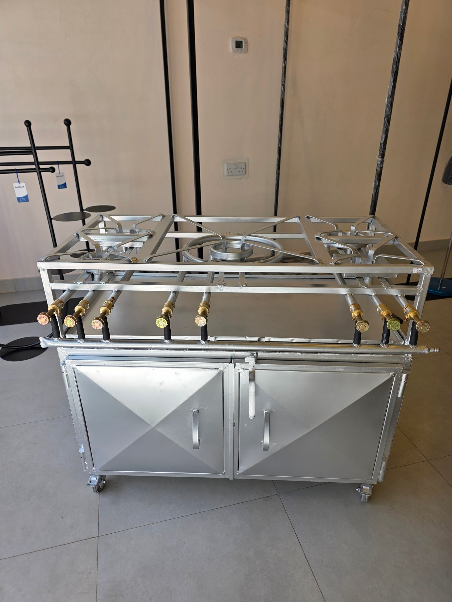 Outdoor Iron Oven with 5-Burner Stove – Heavy-Duty Kuwaiti Gas Oven for Lamb, Chicken & Fish | Kuwait & Saudi Arabia